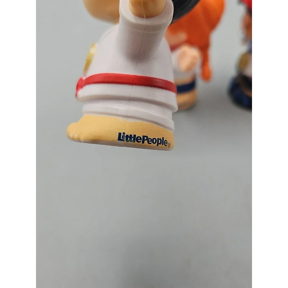 Fisher Price Little People Team USA 2020  Surfer Climber Karate